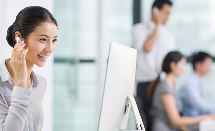 Equipo de soporte técnico de YOUFOTO INDUSTRIAL SOLAR para instalaciones fotovoltaicas industriales